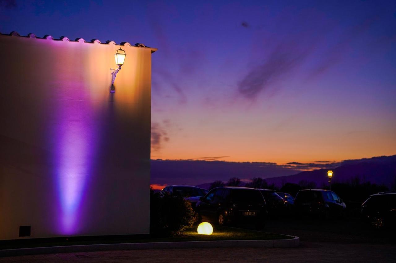Tenuta Amalthea Villa Sessa Aurunca Bagian luar foto